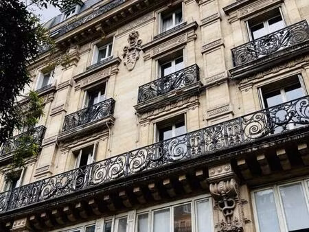 local commercial 2 pièces à paris (75002)