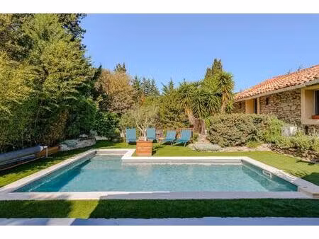 gîte + maison d'habitation 364m² sur terrain de 826m² avec piscine chauffée et garade de 1