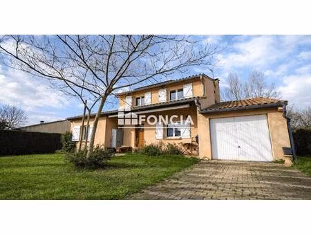 maison t5/6 160 m2 au calme proche des commerces disposant de tous le confort nécessaire