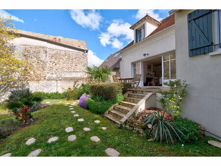 mareil marly - maison rénovée de 220m² sur 481m² - exclusivte agences lamouret.