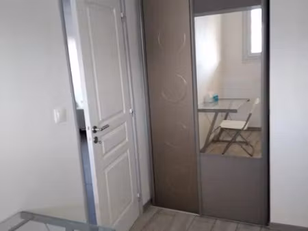 location appartement 4 pièces 69 m² à grenoble (38000)  693 €