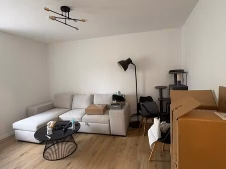 très bel appartement 3 pièces entièrement rénové et meublé