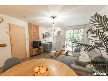 t2 meublé avec extérieur – capeyron / mérignac – parking