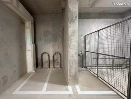 parking moto / scooter