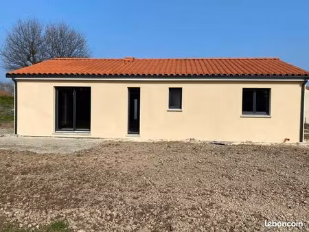 pavillon 89 m² confolens