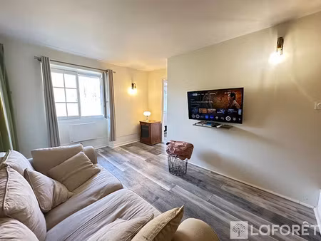 location meublée appartement 2 pièces 54.5 m² à lods (25930)  700 €