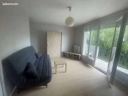 location studio meublé à massy- 750 /mois