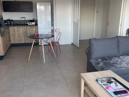 location appartement 2 pièces 47 m² à marignane (13700)  850 €