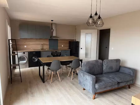 location meublée appartement 3 pièces 63 m² à pau (64000)  940 €