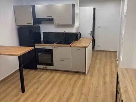 location meublée appartement 3 pièces 46 m² à pierre-benite (69310)  1 100 €