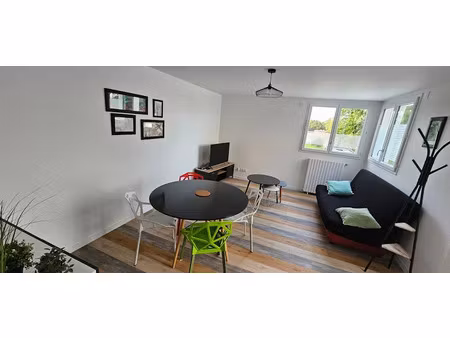 location meublée maison 5 pièces 93 m² à la roche-sur-yon (85000)  400 €