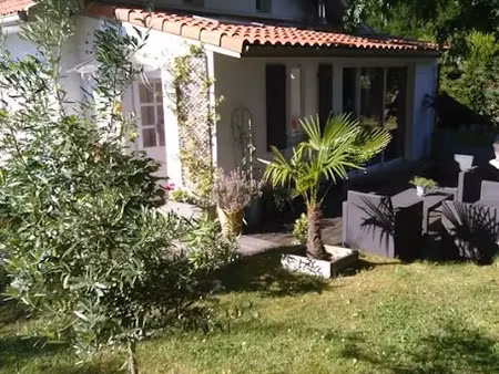 location meublée maison 5 pièces 110 m² à soorts-hossegor (40150)  550 €