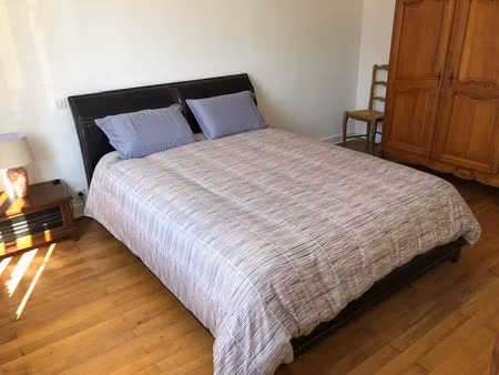location meublée maison 7 pièces 140 m² à la roche-sur-yon (85000)  460 €