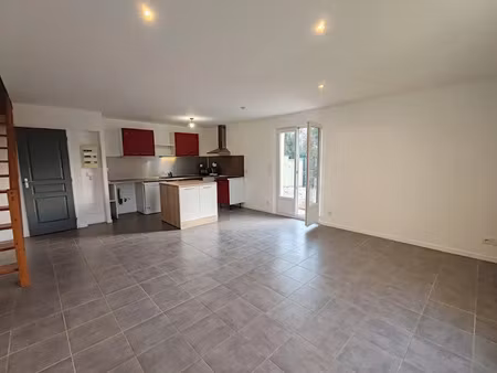 location meublée villa 3 pièces 72 m² à agde (34300)  1 050 €