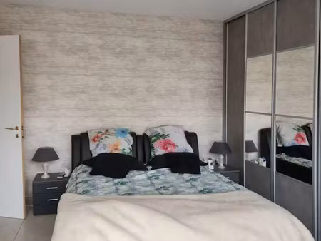 location meublée maison 6 pièces 172 m² à steenvoorde (59114)  1 280 €