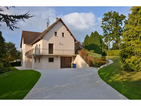 location maison 7 pièces 227 m² à saint-just-le-martel (87590)  1 200 €