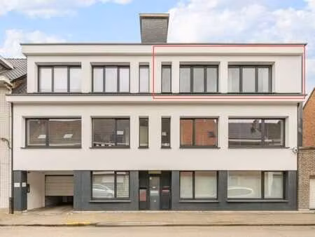 prachtig lichtrijk volledig gerenoveerd appartement