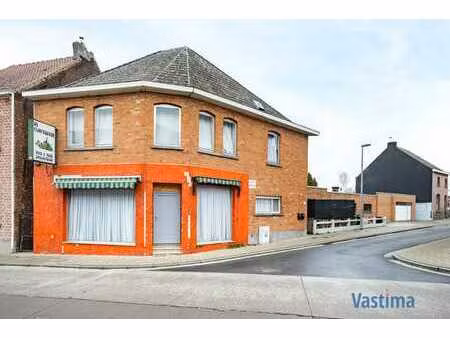 handelspand met (dubbele)woonst  garage en buitenruimte