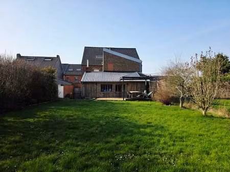 *maison 3 façades/jardin/terrasse/3 chambres/peb d/elec.ok*