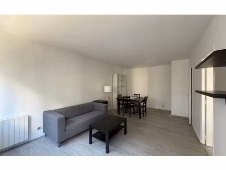 location appartement  m² t-1 à tours  720 €