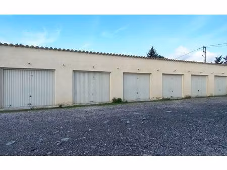 location stationnement  17.78 m² t- à vinça  90 €