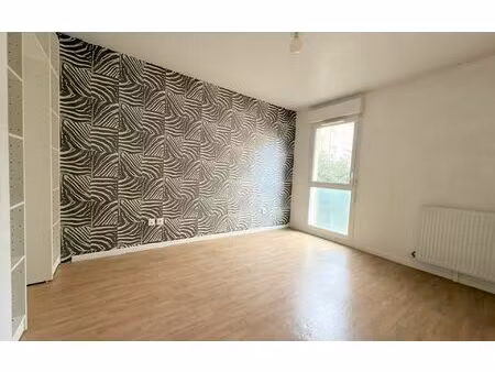 location appartement  m² t-2 à la courneuve  1 000 €