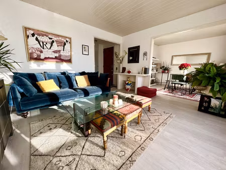 centre neauphle  appartement lumineux en très bon état