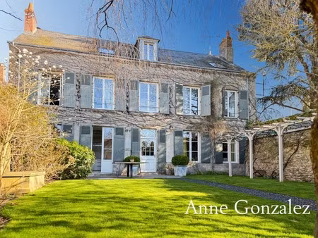 superbe maison bourgeoise rénovée à vendre à chateauneuf sur loire centre ville immédiat  