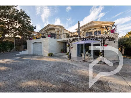 maison creissan 6 pièce(s) 240 m2