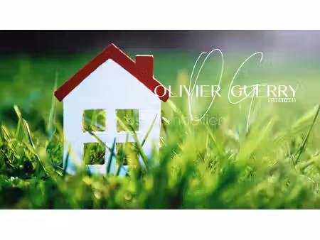 terrain commercial de 1 056 m² à poussan