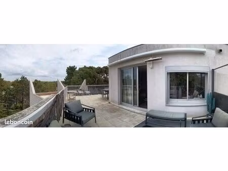 comme deux maisons sur le toit