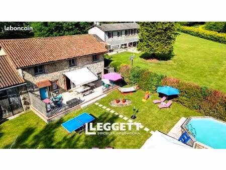 maison 9 pièces 305 m²