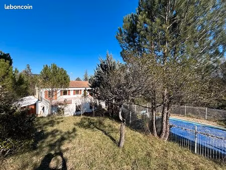 villa 8 pièces 123 m²