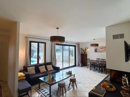 maison parfait etat 197 m2 jardin 1100 m2 piscine proche rer