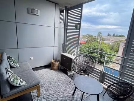 t4 près d’arènes