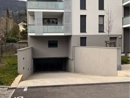 location garage corenc - les jardins d'hélios