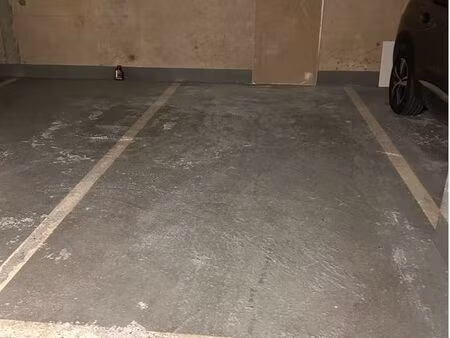 place de parking à louer