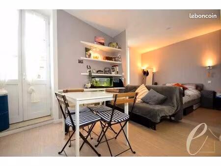 studio 1 pièce 25 m²