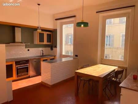 bel appartement typique coeur d'endoume