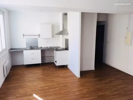 t2 duplex avec terrasse en résidence sécurisée