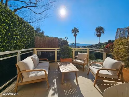 location meublée - superbe grand 2/3 pièces avec terrasse solarium – le cannet