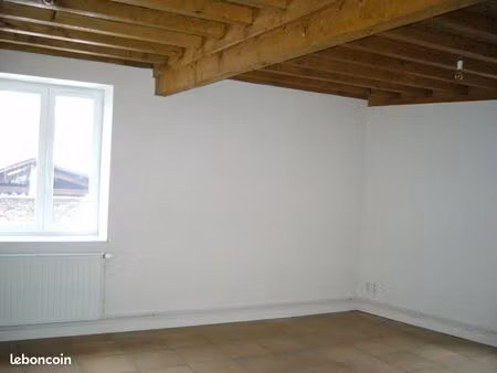 location appartement à lugny