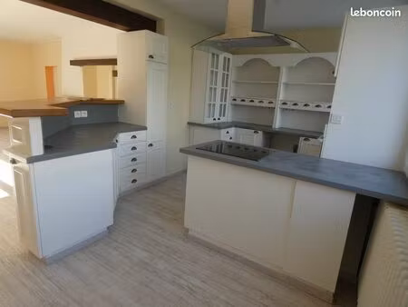 location maison dans bourg  proche tram train