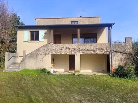 maison d’architecte de 150 m² habitables avec 1 100 m² de terrain