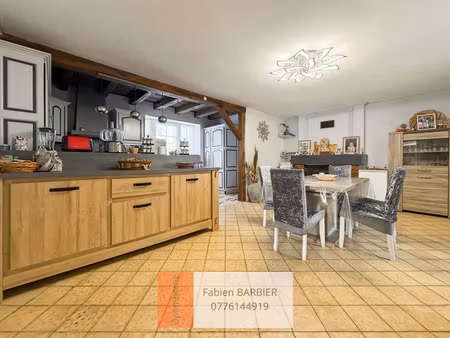 vente maison 7 pièces 180 m² à villiers-couture (17510)  160 000 €