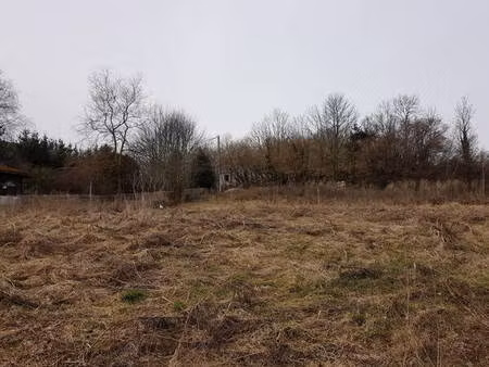 terrain proche du bourg