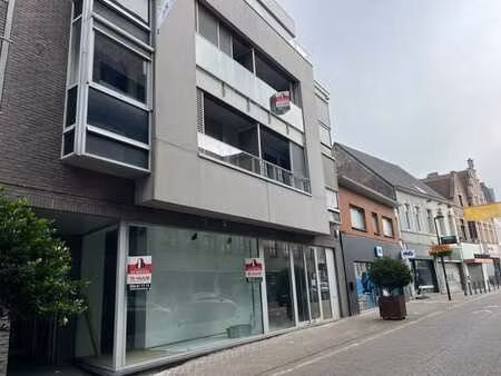ruim 3-slaapkamerappartement in hartje waregem te huur