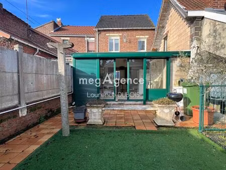 maison de ville de 95 m2  2 chambres  située dans un quartier calme et proche de toutes co