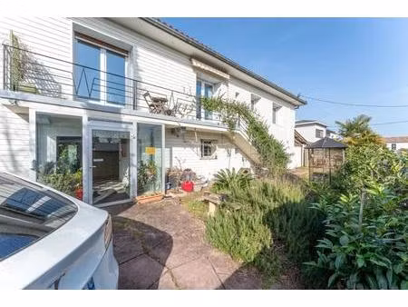 maison de 8 pièces de 252 m² à bordeaux