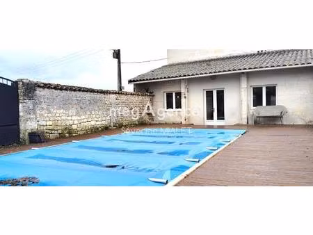 maison de 193 m² avec piscine mainxe-gondeville.